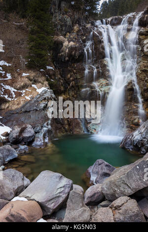 Vo' chute près de Schilpario, Val di Scalve, province de Bergame, Lombardie, Italie. Banque D'Images