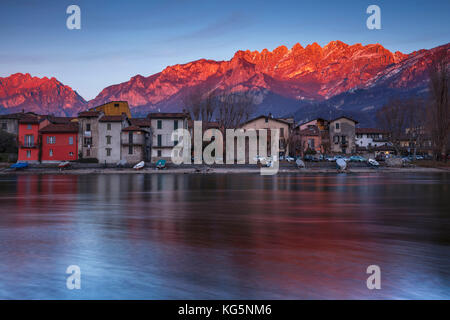 Coucher de soleil sur pescarenico, province de Lecco, Lombardie, Italie, Europe Banque D'Images