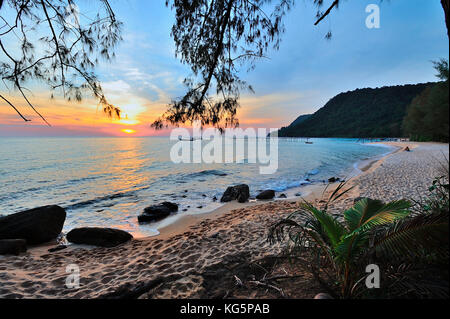 Le Cambodge, Sihanoukville, l'île de Koh rong samloem, sunset beach Banque D'Images