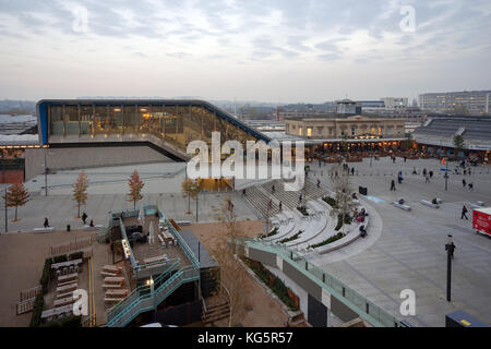 La station de lecture et avant la station parvis de la région. a fait l'objet d'une mise à niveau 897m € en 2014. Banque D'Images