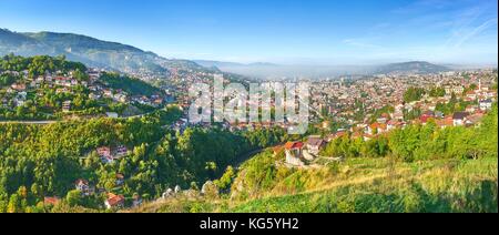 Vue panoramique aérienne de Sarajevo, capitale de la Bosnie-Herzegovine Banque D'Images