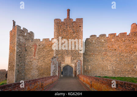 Framlingham Castle UK, vue sur le portail du château de Framlingham du XIIe siècle à Suffolk, Angleterre, Royaume-Uni, Banque D'Images