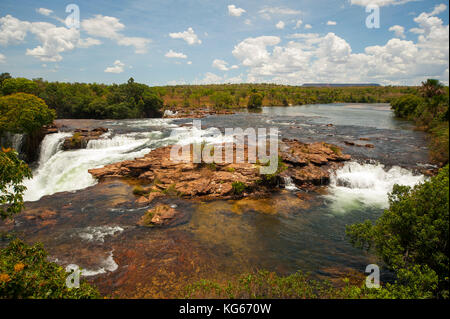 Cachoeira da Velha cascade dans le Parc National de Jalapão, Tocantins, Brésil Etat Banque D'Images