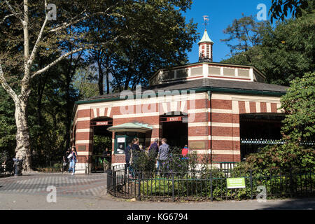 Carrousel dans Central Park, NYC Banque D'Images