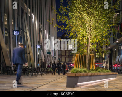 Nova Victoria- aménagement à usage mixte comprenant des bars, des restaurants et des boutiques à côté de la gare Victoria de Londres Banque D'Images