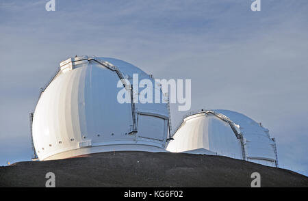 Ces dômes télescope se trouvent sur le complexe astronmy sur sommet du Mauna Kea sur l'île principale d'Hawaii Banque D'Images