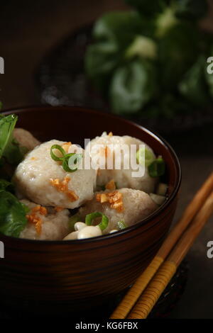 Soupe de boulettes de tofu et chinois Banque D'Images