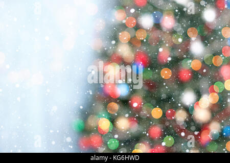 Bokeh de noël - arbre de Noël en lumières Banque D'Images