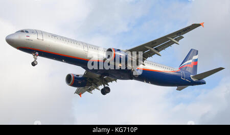 Aeroflot Russian Airlines Airbus A321 50-2106-LIT en approche finale à l'aéroport de Londres Heathrow LHR Banque D'Images