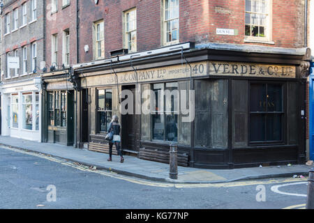 Jeanette Winterson's Verde & Co Ltd en devanture de Brushfield Street, Spitalfields, Londres, E1, au Royaume-Uni. Banque D'Images