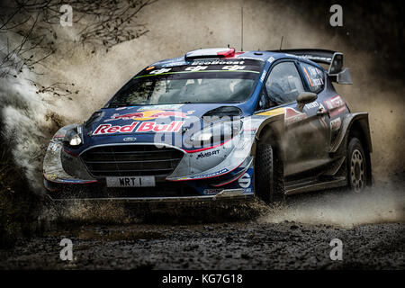 Sebastien Ogier en route vers son cinquième Championnat du monde WRC World Rally Championship jour assurer Wales Rally GB 2017 Banque D'Images