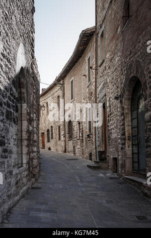 Rue de Gubbio, en Ombrie, Italie Banque D'Images