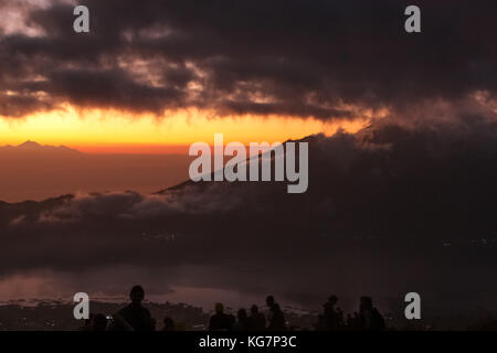 Lever de soleil vu du Mont Batur - Bali - Indonésie Banque D'Images