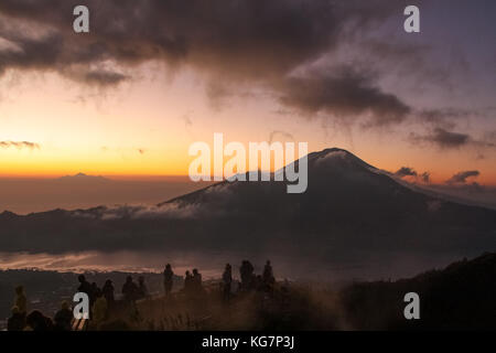 Lever de soleil vu du Mont Batur - Bali - Indonésie Banque D'Images