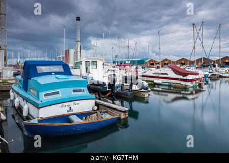 Ciel orageux sur port shoreham à southwick, West Sussex, Angleterre. Banque D'Images