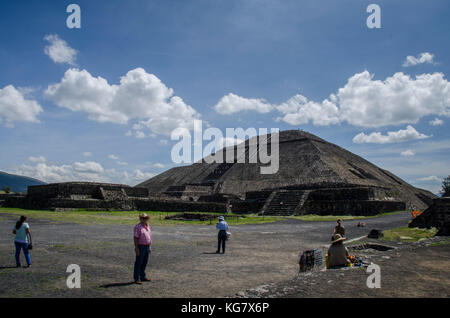 Vue sur la Pyramide du Soleil à Teotihuacan, Mexique. Crédit: Karal Pérez / Alay Banque D'Images