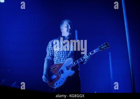 Milan, Bologne 4 novembre 2017 Queens of the Stone age en concert à unipol arena © roberto finizio / alamy live news Banque D'Images