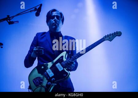 Milan, Bologne 4 novembre 2017 Queens of the Stone age en concert à unipol arena © roberto finizio / alamy live news Banque D'Images