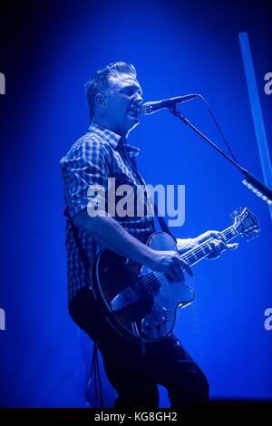 Milan, Bologne 4 novembre 2017 Queens of the Stone age en concert à unipol arena © roberto finizio / alamy live news Banque D'Images