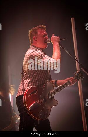 Milan, Bologne 4 novembre 2017 Queens of the Stone age en concert à unipol arena © roberto finizio / alamy live news Banque D'Images