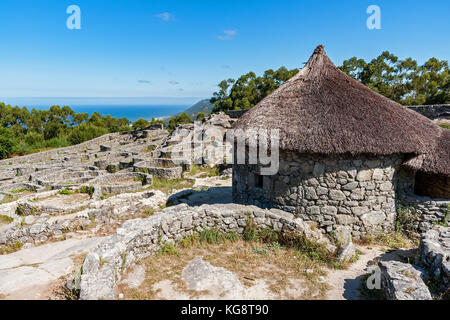 Ruines de l'ancien village celtique à Santa Tecla - Galice, Espagne Banque D'Images