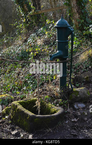 Une ancienne pompe à eau en fonte à blists hill victorian town dans le Shropshire Banque D'Images