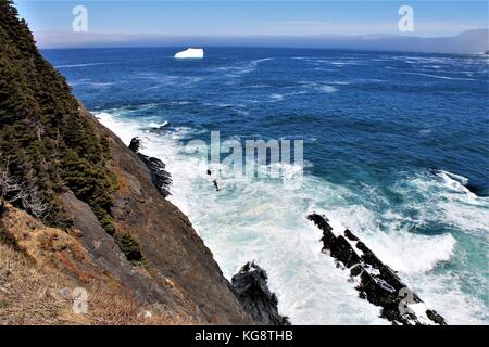 Iceberg dans la baie, Torbay, à Terre-Neuve-Labrador Banque D'Images