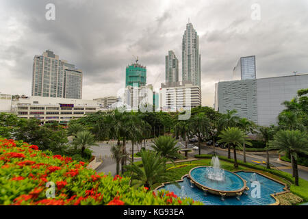 Glorietta 3 Nov 5,2017 - vue sur le parc de l'hôtel Shangri-la, Manila, Philippines Banque D'Images