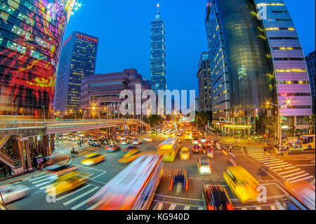 La nuit avec Taipei 101 building Banque D'Images