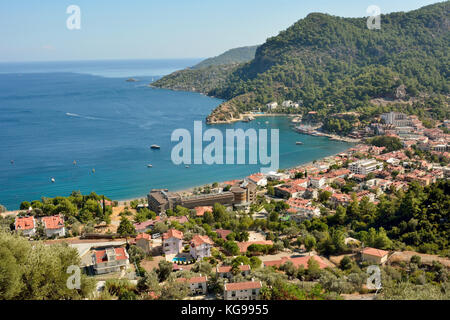 Vue sur la banlieue Turunc de la station balnéaire de Marmaris en Turquie. Banque D'Images