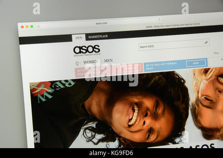 Milan, Italie - 7 mai 2017 : ASOS accueil du site. C'est un british fashion boutique e-commerce. Logo Banque D'Images