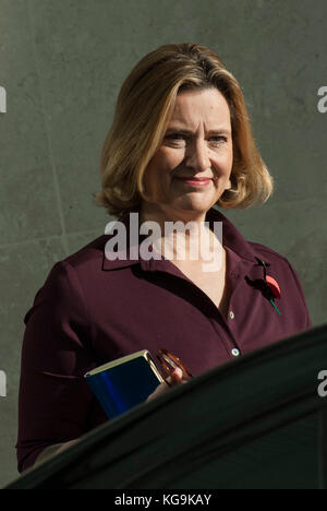 Londres, Royaume-Uni. 05Th nov, 2017. Orange rudd quitte la bbc après être apparu sur l'Andrew Marr show. crédit : johnny armstead/Alamy live news Banque D'Images