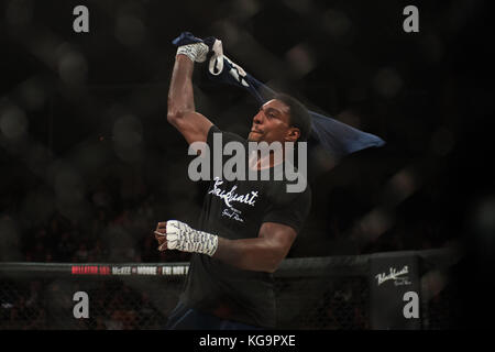 State College, Pennsylvanie, USA. 29Th sep 2017. PHIL DAVIS célèbre remporter le combat qui s'est tenue à Bryce Jordan Center à State College, en Pennsylvanie. Credit : Amy Sanderson/ZUMA/Alamy Fil Live News Banque D'Images