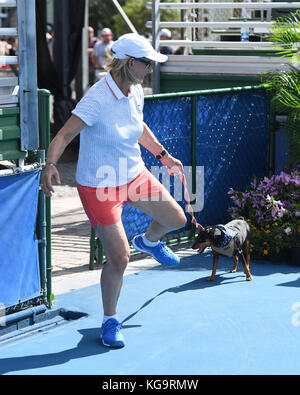 Delray Beach, FL, États-Unis. 04 novembre 2017. Martina Navratilova Assiste Au Chris Evert/Raymond James Pro-Celebrity Tennis Classic Au Delray Beach Tennis Center Le 4 Novembre 2017 À Delray Beach Florida. Crédit: Mpi04/Media Punch/Alay Live News Banque D'Images