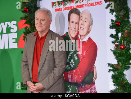 Los Angeles, USA. 05Th nov, 2017. john lithgow 044 assister à la première de Paramount Pictures' 'Daddy's home 2' au Regency village theatre le 5 novembre 2017 à Westwood, en Californie. crédit : tsuni/usa/Alamy live news Banque D'Images