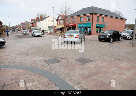 Une partie de l'espace partagé en projet d'ingénierie de trafic poynton, cheshire sans rond-point Banque D'Images