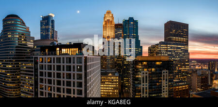 Minneapolis skyline vue depuis le 28e étage de l'immeuble 365 Nicollet. Banque D'Images