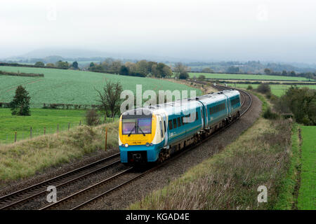 Classe Arriva Trains Wales 175 train sur la ligne de Marches galloises, Wistanstow, Shropshire, England, UK Banque D'Images