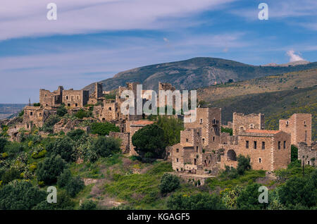 L'impressionnant vathia village traditionnel de mani avec la caractéristique tour abrite. laconie Péloponnèse Banque D'Images