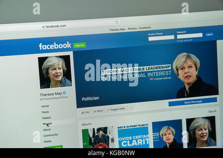 Milan, Italie - 10 août 2017 : page facebook de Theresa May Banque D'Images