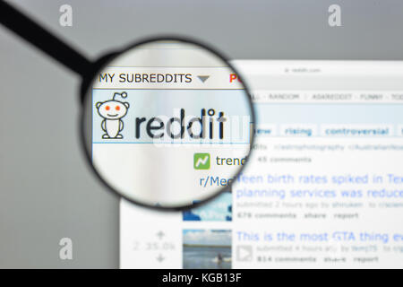 Milan, Italie - 10 août 2017 : Reddit accueil du site. C'est un American social news, d'agrégation de contenu web, de cotation et de discussion site web. Reddit Banque D'Images