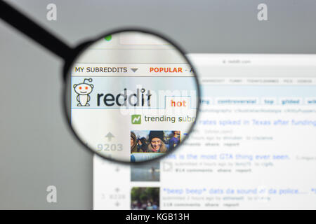 Milan, Italie - 10 août 2017 : Reddit accueil du site. C'est un American social news, d'agrégation de contenu web, de cotation et de discussion site web. Reddit Banque D'Images