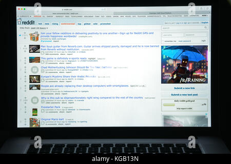 Milan, Italie - 10 août 2017 : Reddit accueil du site. C'est un American social news, d'agrégation de contenu web, de cotation et de discussion site web. Reddit Banque D'Images