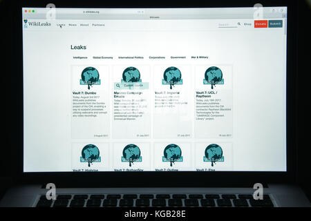 Milan, Italie - 10 août 2017 : page d'accueil du site WikiLeaks. C'est une organisation internationale à but non lucratif qui publie des informations secrètes et des classes Banque D'Images