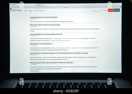 Milan, Italie - 10 août 2017 : page d'accueil du site WikiLeaks. C'est une organisation internationale à but non lucratif qui publie des informations secrètes et des classes Banque D'Images