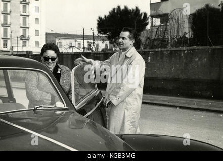 Réalisateur italien Mario Cecchi Gori et maman lui, Italie 1950 Banque D'Images