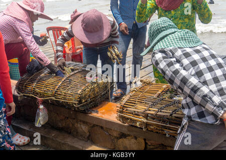 Au Marché du crabe à Kep, au Cambodge Banque D'Images