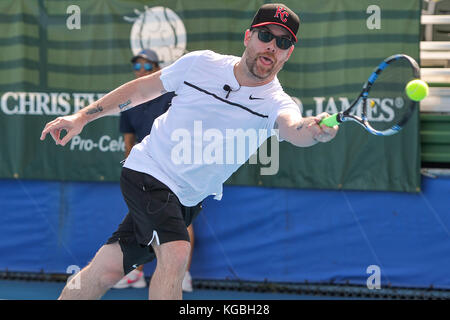 Delray Beach, FL, USA. 5Th Nov, 2017. David Cook en action ici joue au 2017 Chris Evert /Raymond James Pro-Celebrity Tennis Classic à l'Delray Beach tennis center à Delray Beach, en Floride. Crédit : Andrew Patron/ZUMA/Alamy Fil Live News Banque D'Images