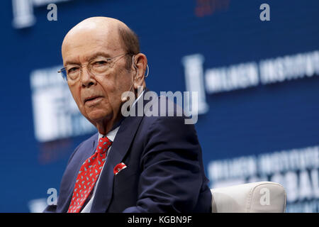 Beverly Hills, CA, États-Unis. 1er mai 2017. Wilbur Ross, secrétaire américain au commerce, prononce un discours lors de la conférence mondiale du Milken Institute à Beverly Hills, Californie, États-Unis, le lundi 1er mai, 2017. © 2017 Patrick T. Fallon crédit : Patrick Fallon/ZUMA Wire/Alamy Live News Banque D'Images