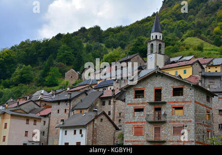 La colline du village de casso dans la région de Frioul-Vénétie julienne, au nord-est de l'Italie. Banque D'Images